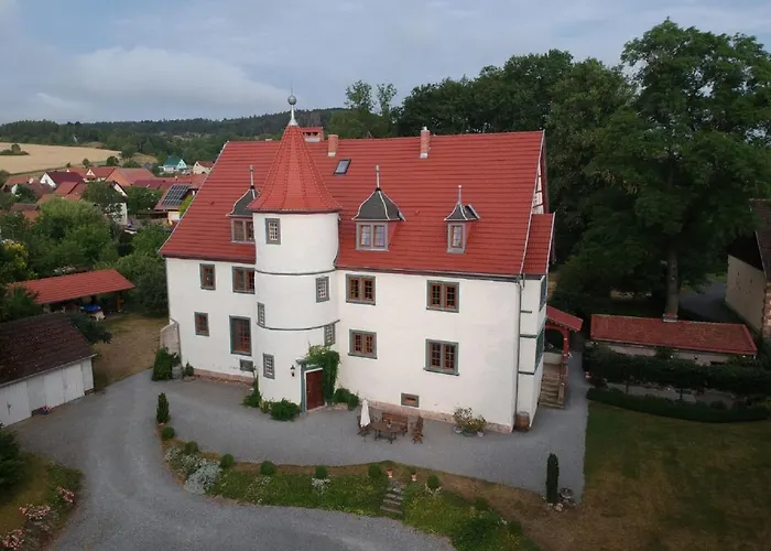 Schloss Rossdorf Ferienwohnungen & Camping
